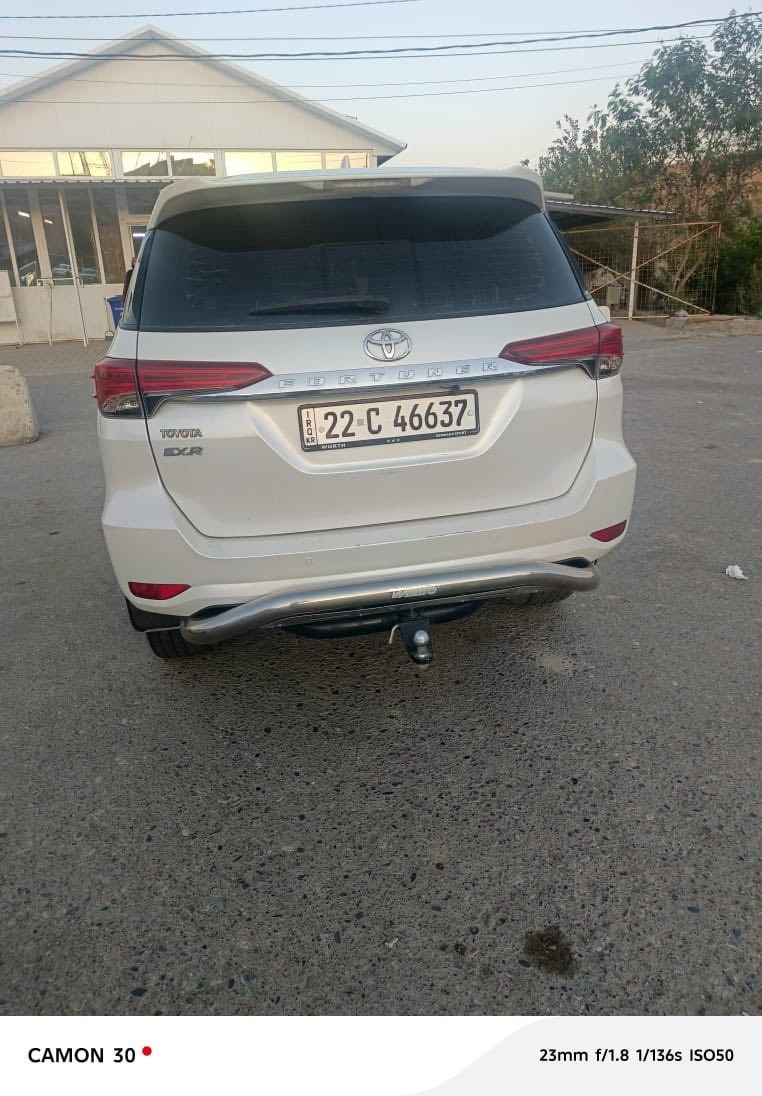 فور جنار 2016 للبيع لايت عدسه 
شاشه كبيره كامره حساسات مري شفط اشاير بالمري دوشمه داخليه   محرك  وكير شرط  7 راكب تبريد 3 قطع  سياره جديده ونضيفه بيها شبر تقريباً بالجاملغ  الامامي وره الايت 
وسعرها حيل مناسب 
السعر 240
‭0781 971 6466
