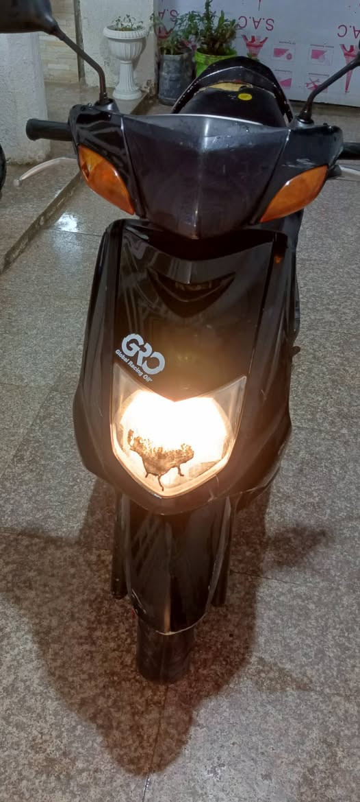 سلام  عليكم سكنس نثيه ١٤٠ سلف وهندر شلعه معدل كهربائيات كلها شغاله مكينه بلاديه ناعمه لا نضوح ولا تبخير ولا تنقيص ادامه كلجات جدد دراجه مال رمبه بس الدبل الامامي تعبان ابريك امامي خلفي استان تعليك وصفح ما ناقصهة اي شيء (بيع او مراوس) مكاني غزاليه سعر ٤٠٠ وبيهة مجال ***********
