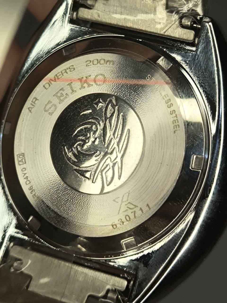 ساعة من ماركة سيكو Seiko باتمان
تحفة فنية 
مصممة للغواصين ومحبي الفخامة
مكينة كوارتز ناعمة نظام ماطور
هيكل ستانلس ستيل مع رنك دوار
ميناء اسود فخم ومميزة مزودة بمنفذ تاريخ شهري واسبوعي 
فول لامينوس اميال وارقام والرنك 
زجاج معدني ضد الخدش 
مقاومة ماء وغبار 
سير ستانلس ستيل جودة علية
دبل قفل اصلي 
القطعة مختمة بالكامل خفر 
وزن ثقيل 

ملاحظة متوفر قطعتين فقط

السعر :- 45 الف ع اول تم
للحجز والاستفسار يرجى مراسلة الصفحه


**إذا كنت صاحب هذا الإعلان وتريد حذفه لأي سبب، رجاءا أرسل رسالة إلى الدعم الفني**