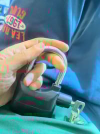 قفل انذار • ٣ نسخ مفاتيح • شغل بفديو