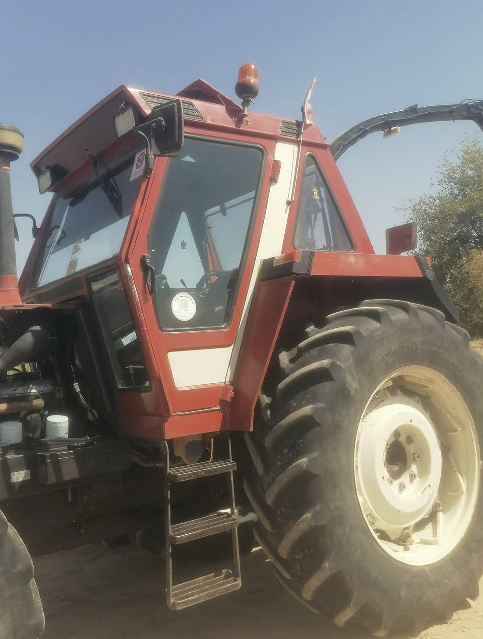 السلامعليكم فيات للبيع 140 فول عادي
تكمه عريضه وياله برمال مكينه جاهزه للشغل اكسل كير ما مفتوح اي نقص ما بيه  📍مكاني كركوك قضاء الحويجه  
تايرات الكدام بعدهن شركه للستفيار 
***********
