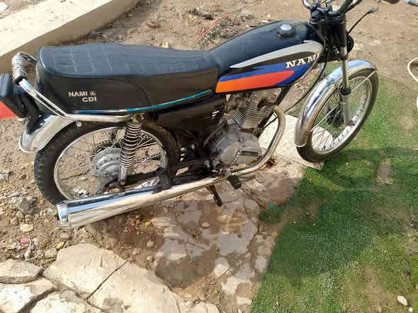 بدون شاصي يراني دراجه جاهزه بس بيه سبرنكه خارجيه ماعليه شي دراجه سعره 450وبيه مجال رقمي ***********
