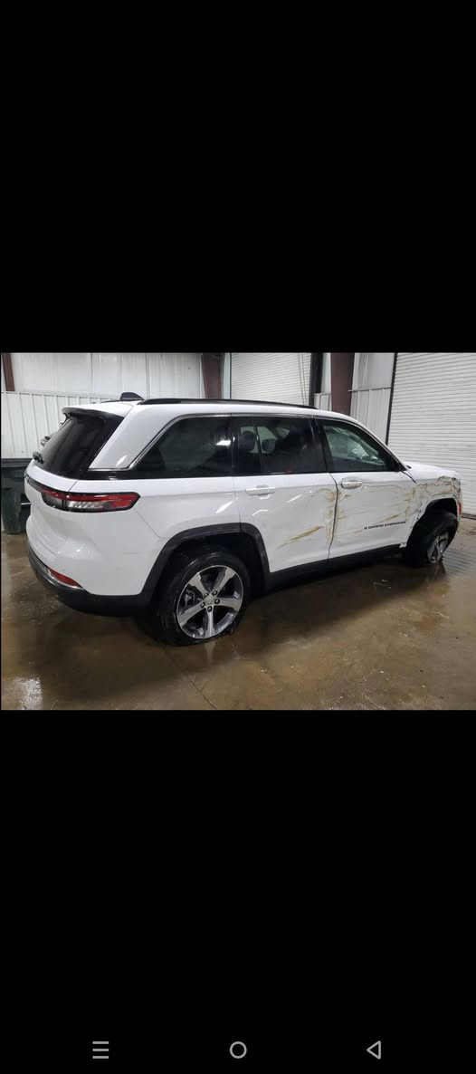 بيع سيارة جيب واصلة🇮🇶🇮🇶السوق الحرة الاردن 🇮🇶🇮🇶

JEEP GRAND CHEROKEE LIMITED 4xe PLUG-IN HYBRID 2024.
 ** ( هايبرد  شحن  بانزين )
....السعر ( 280 $) 

اللون : ابيض.
الموديل : 2024.
المسافة المقطوعه : 7000 M 
سعة المحرك : 2000cc turbo plug in hybrid.
الضرر: موضح بالصور .

داخل جلد أسود
بانوراما
تحكم بالستيرن
شاشة كبيرة
شاشات عدد 3 .
كراسي امامية كهرباء
ميموري كرسي السائق
تدفئة مقاعد امامية
تدفئة مقاعد خلفية
تدفئة ستيرن
خاصية دخول بدون مفتاح
كاميرا خلفية
رادار امامي 
رادار جانبي
تحديد مسرب 
مثبت سرعة تفاعلي
تشغيل عن بعد
باب الصندوق كهرباء
نظام STOP/START ENGINE
نظام صوت ALPINE
حساسات خلفية
اوتو بريك خلفي
هاند بريك كهربائي (بصمة)
اضوية امامية LED
اضوية امامية زينون عالي/واطي
كشافات ضباب زينون
4 وضعيات قيادة
اضوية خلفية LED

 
للاستفسار : ***********
واتساب.. ‏‪***********‬‏
‎
