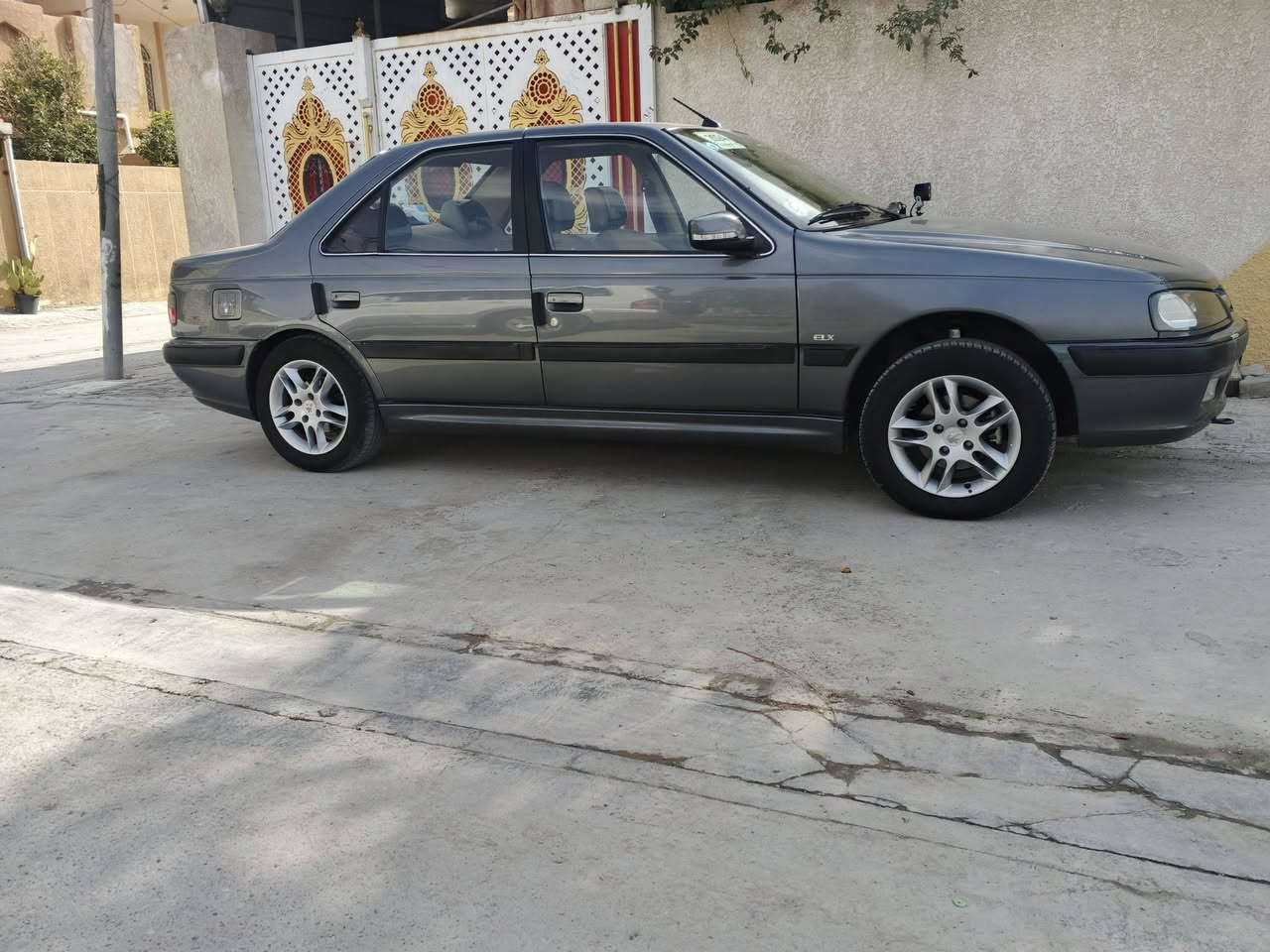 بيجو بارص موديل 2024السياره نضيفه وبلاديه استخدام بيت فقط مكاني كوت مركز المدينه***********
