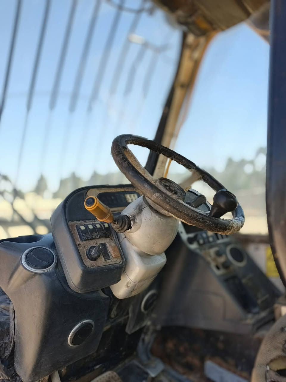 للبيع JCB  موديل ٢٠٠٨ رقم اربيل رقم الهاتف ***********
