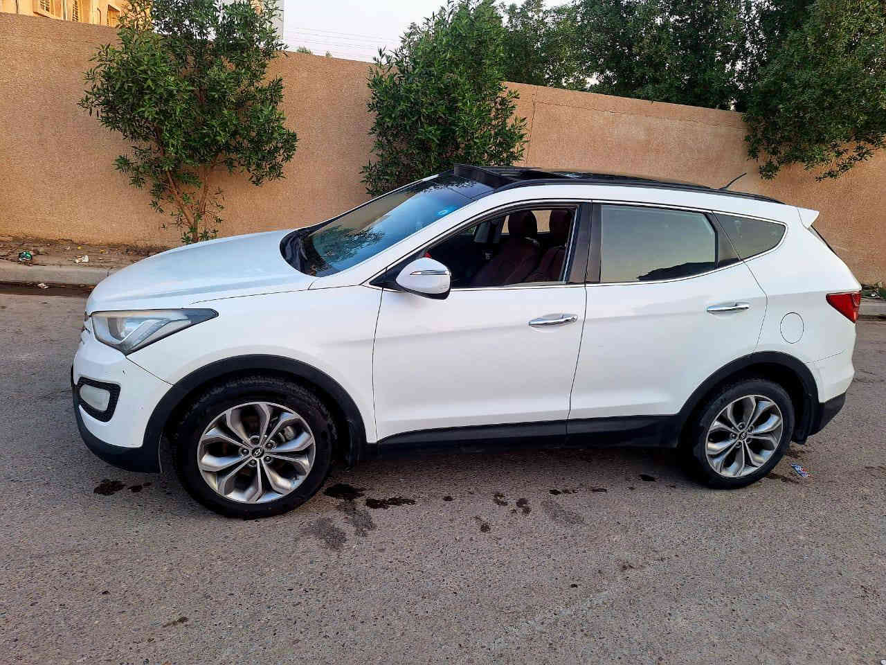 السلام عليكم سنتافيه للبيع موديل 13خليجي فول واحد على واحد مكينة سته سلندر سياره بدون صبغ بيها مكانين ثلاثه بارد بسيط سياره جاهزه للأخير مكينه كير مامفتوحات تبريد ثلج 3قطع تخم تاير حداديه سياره  مواصفاتت
1 بصمه
٢ كامره دواره
٣ شاشه
٤ تحكمات استيرن
٥ كروز سرعة
٦ مانع الانزلاق
٧ صعود مرتفعات
٨ فور ويل
٩ كشن كهرباء
١٠ جلد
١١ ثلاث قطع تبريد
١٢ رايات شفط
١٣ اشاره بلمري شفط 
١٤ زراك لايت
١٥ هندبريك 
١٦ اوتوهول
١٧ ترحيب 
بعد بيها مواصفات السعر 170ورقه للأتصال على الهاتف
***********//////***********
