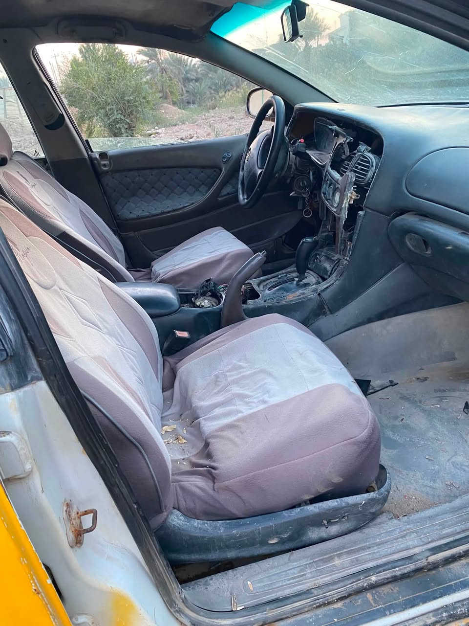 من رخصه الادمن
كابرس 2000 للبيع 
مكينه وكير 3000vvti 
كير بي ضعف ع البك بدلت الدهن وهيج صار
ما اعرف ع لا غرامات ولا هيئه عندي مستمسكات راعيه فقط 
السعر 15 وبيها مجال 
عنواني البصره السراجي 
للاستفسار ***********
***********
