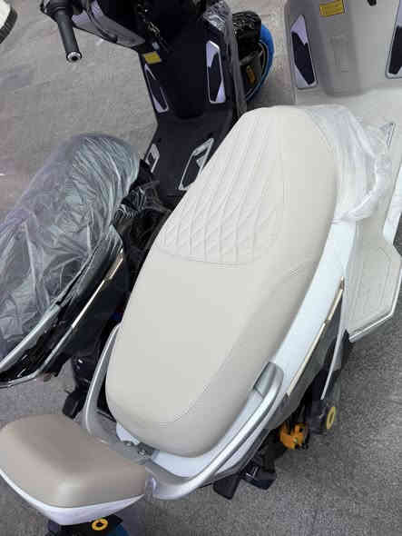 Dream 6 
دراجه الحلم :: وفعلا حلم 

من شركة سونرا العالمية 
التي تحمل اقوى ضمان على مستوى العراق 
الوكيل الحصري لدراجات سونرا

المواصفات الاساسيه : 

مواصفات عالمية وبجودة ممتازه 
ملف 1500 
سرعه 60 
مسافه 55 كيلو 
تطبيق ع المبايل تحكم كامل 
دبلات تحكم يدوي 
بلوتوث + سماعات نقاوه عاليه 
شاشة دقه عاليه وتبين اعطال الدراجه 
تاير 12 ويل كب 
شاحن مبايل 

وبعد بيه هوايه شغلات 

فقرات الضمان تلكوه ويا الصور 

مشاهدة ممتعه 

مهندس عبدالله 
***********
العنوان /  بغداد - مجمع الخلاني التجاري - SUNRA
