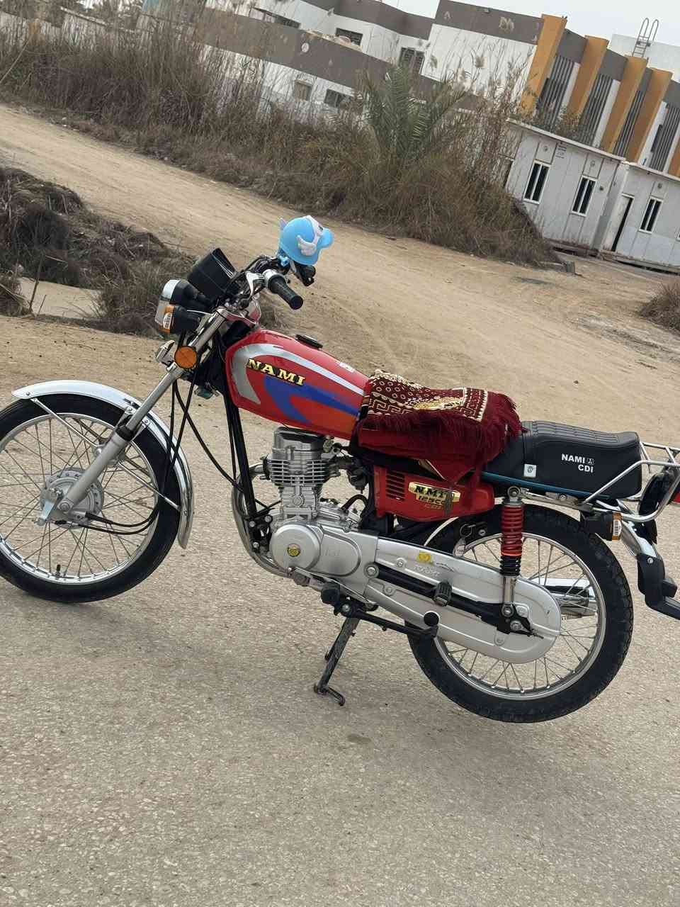 السلام عليكم شباب دراجه  نامه شلامجه الدراجه شاصي 12الدراجه لاشتريته قديمه تعبانه واني شديتله عراض جديده اصليه كله مختم أراق أصوليه مكينته 23 ابلاد مو هذه الي بل سوك التعبانبت السعر 1350 وبيه مجال كلش هواي الدراجه شلعه ومعدل *********** اتصال فقط
