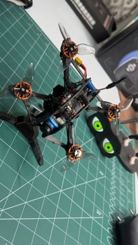FPV 2.5 • SpeedyBee F4 • نظارة Redpawz