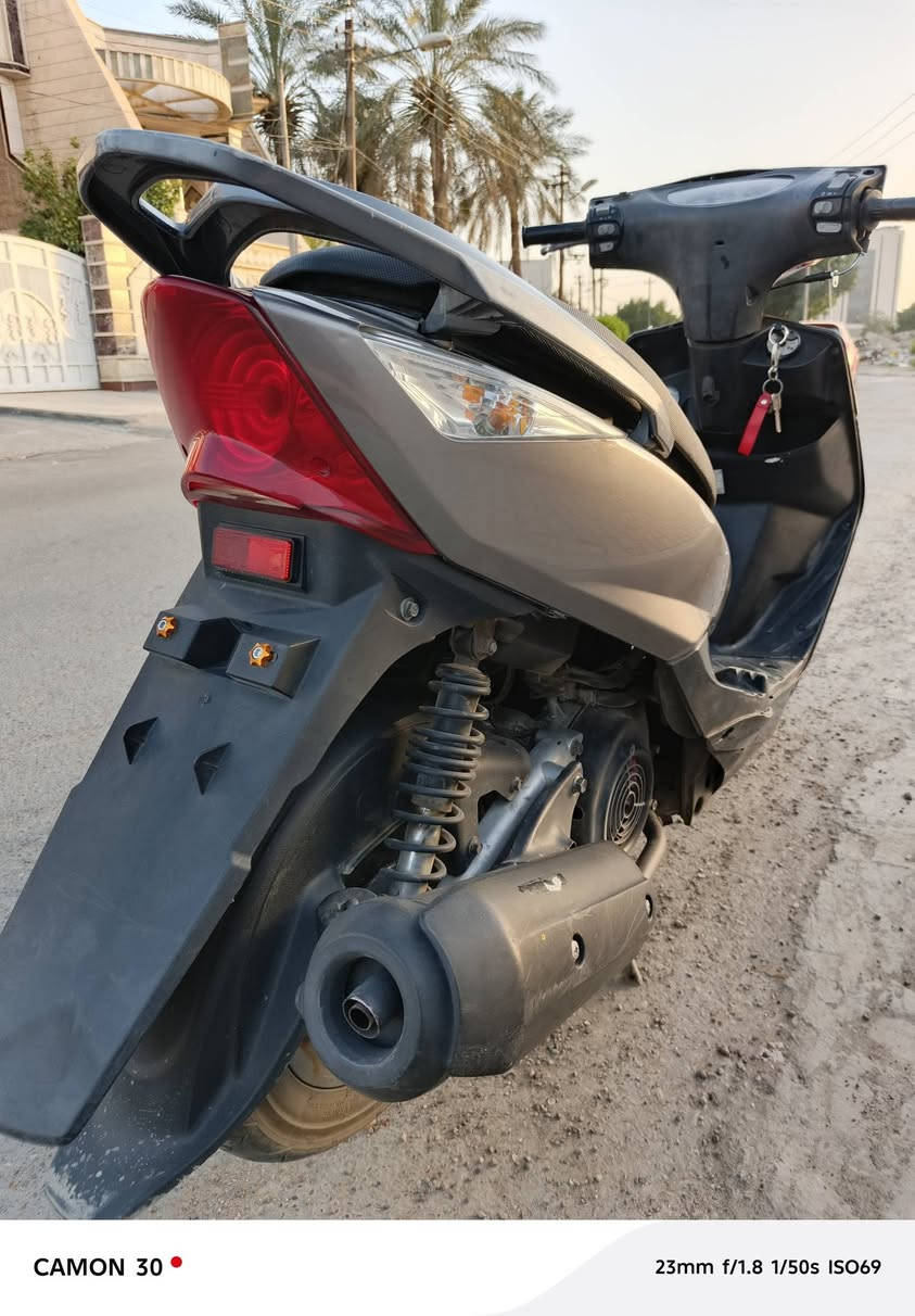 سلام عليكم ماكس ثعلب للبيع دراجه خير من الله شلعه ومعدل دراجه نضافة كفراته ٩٠ ضفيرتها بلاديه ماملعوب بيها ابد
الدراجه بيها كلج امامي رياضي اصلي
وبنز خلفي وبيها فلنجه رياضيه وتطواله فج اصليات جايه ويه لدراجه من بره
الدراجه كله ختم واحد مداريها دهن وبانزين
كلشي شغال بيها نقوصاته كلش بسيطه مكان بغداد حي جامعه رقم *********** سعر ٥٥٠وبيها مجال كلش بسيط
