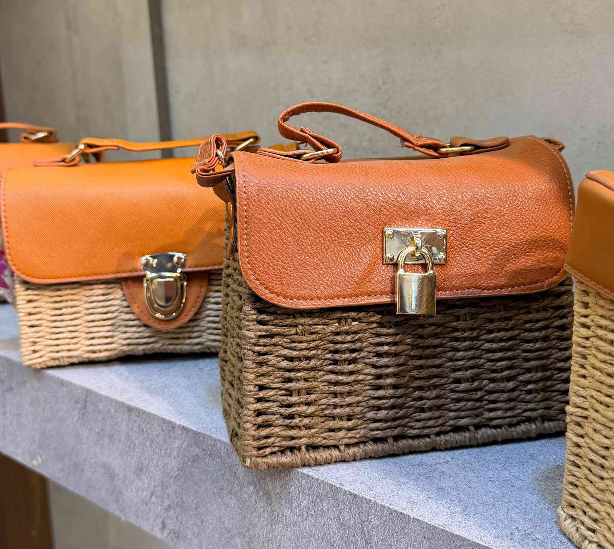 جنطة خوص شغل من الطراز الرفيع 😍
متوفرة ب 22 موديل 
كل موديل لونين ( اللون البيجي واللون الجوزي )
الدرزن 12 قطعة 
https://t.me/waka45r


**إذا كنت صاحب هذا الإعلان وتريد حذفه لأي سبب، رجاءا أرسل رسالة إلى الدعم الفني**