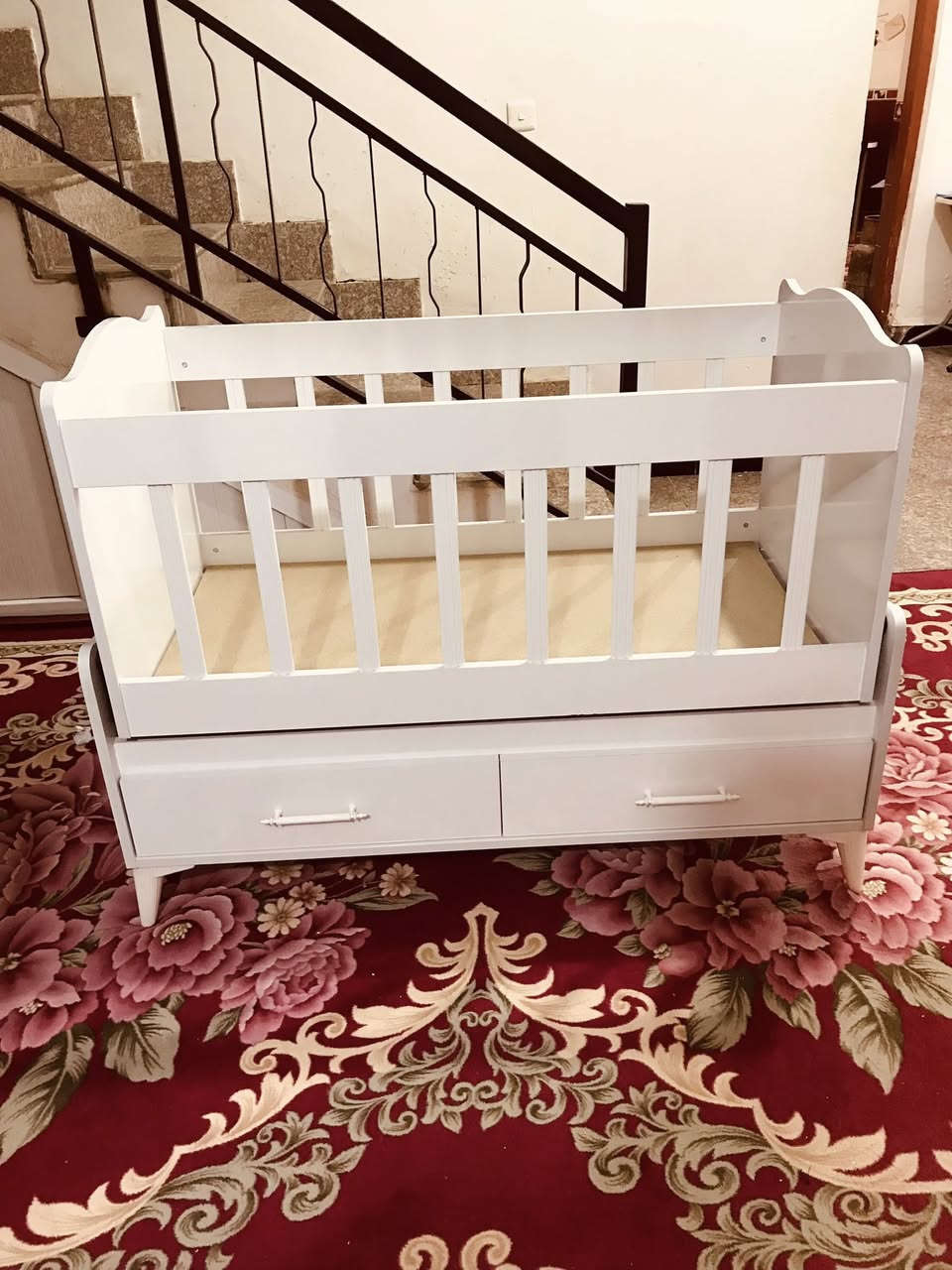 سريرجديد للبيع السعر 175 التواصل على الرقم ***********
