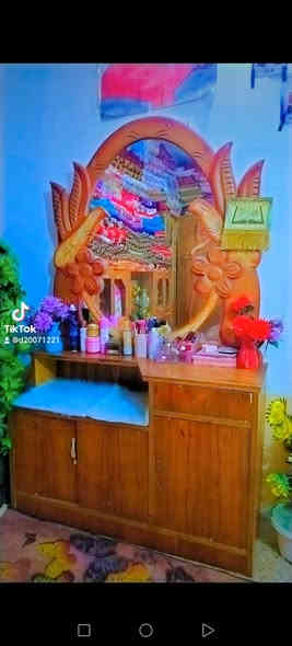 السلام عليكم غرفه اخشاب عراقي تسكام للبيع السعر 500 وبيها مجال مكان شوملي ***********
