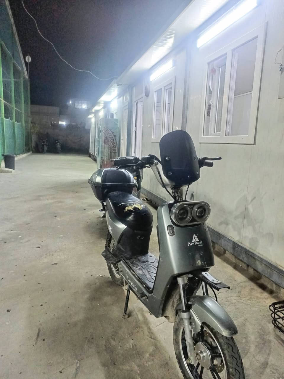 السلام عليكم
ماطور حجم 14 
بطاريات 4 جديده حجمهم 22
 وحده واكفه بس 
وباقي التفاصيل على الخاص 
السعر 225
***********
