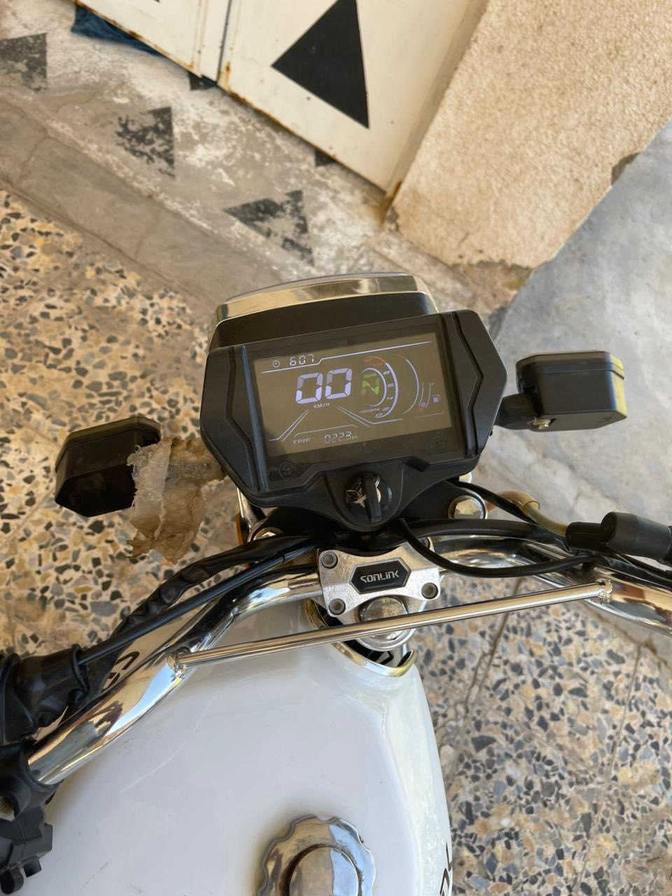 سلام عليكم دراجه للبيع موديل 24 شكل ال 25 طالعه بسنت ال 25 دراجه برغي ما مفتوح بيهه كفاله عامه أوراق السعر 650 وبيهه مجال مكاني مسيب ***********
