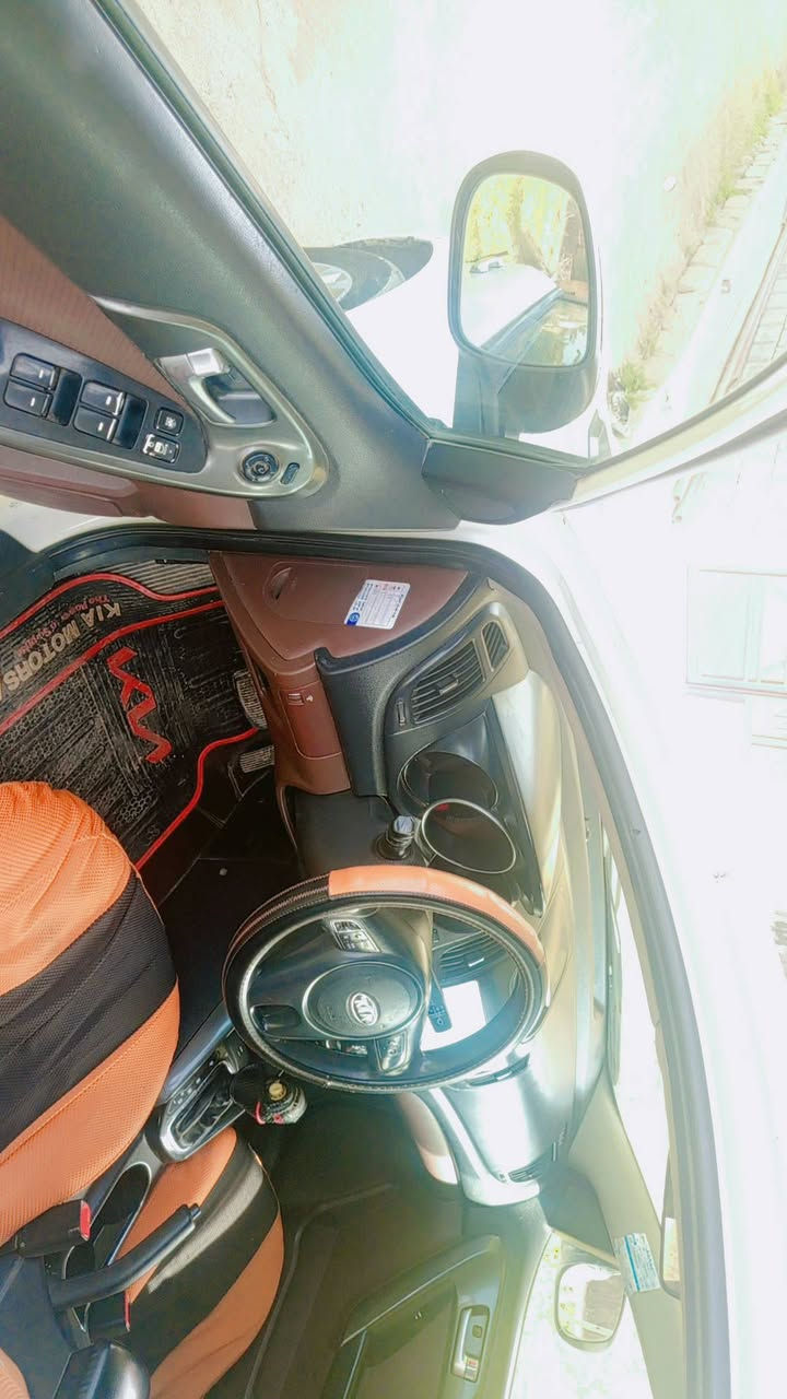 السلام عليكم 
سيراتو خليجي موديل ٢٠١ للبيع 
رقم اربيل 
كير ومكينه مكفولة 
صدر جديد 
السونار مرفق مع الصور 
السعر 75$
للاتصال على ***********
