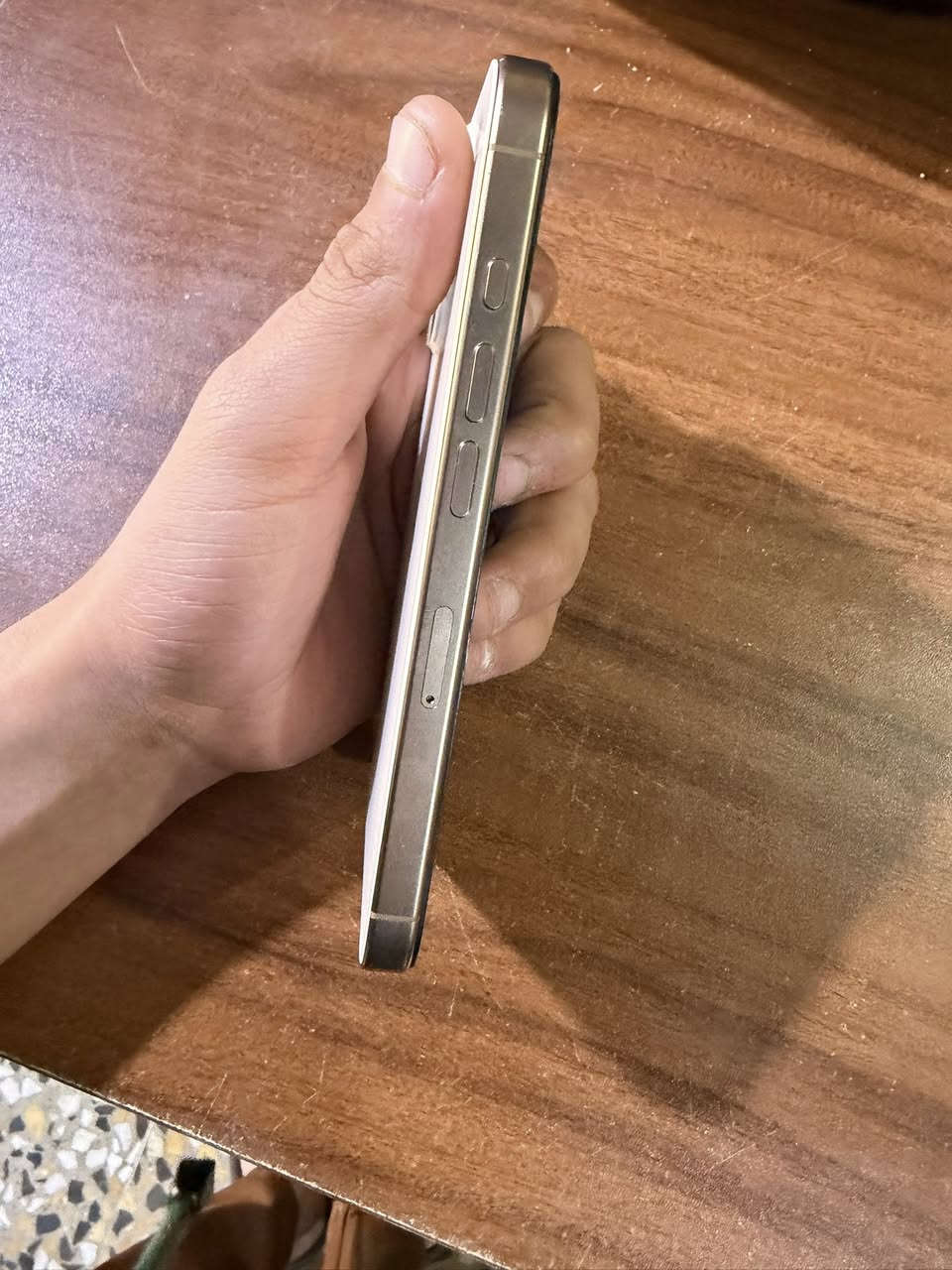 ١٦ برو ذاكره 256 الون الصحراوي مبدل شاشه وكامره شاشه مال تفصيخ   لاستفسار ***********
