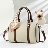 حقيبة جلد • حجم كبير • تفاصيل ذهبية