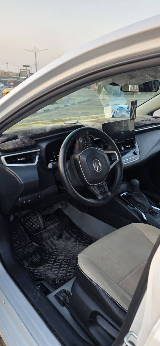 السلام عليكم 
كورلا ٢٠٢٤ رقم بغداد بـ اسمي
السيارة مكفولة ما عدا شبر أو اقل بالحافة مال قبق الجنطة 
مشتغليها شغل حلو ورصعة كلش صغيرة بالكنر ممبينة 
سعرها ١٤٨ 
*********** واتساب ايضا
