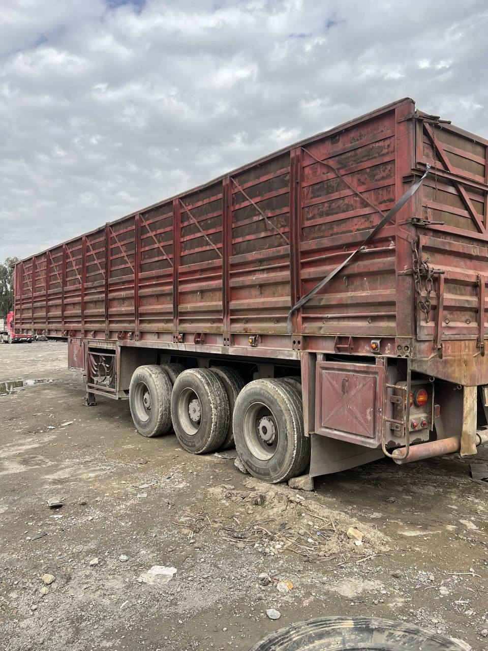 للبيع
عربانه عمل محلي شاصي 16 حدادي
3 محاور برينة طخم تايرات
السعر 100 وبيها مجال
مكانهاا الموصل
***********
***********
