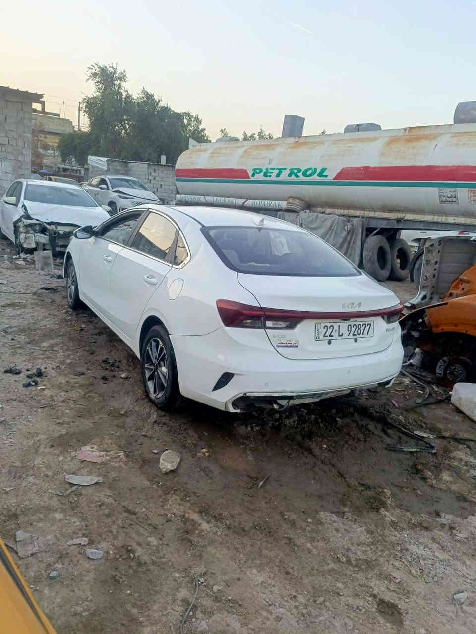 سلام عليكم 
كي 3 مديل 2024
رقمه بغداد تحويل مباشر 
محرك 1500

الموصفات 
فتحه
بصمه 
كامره دوره 
كشنات جلد 
السياره تعرضت الحادث ابيع 

*********** بغداد, العراق
