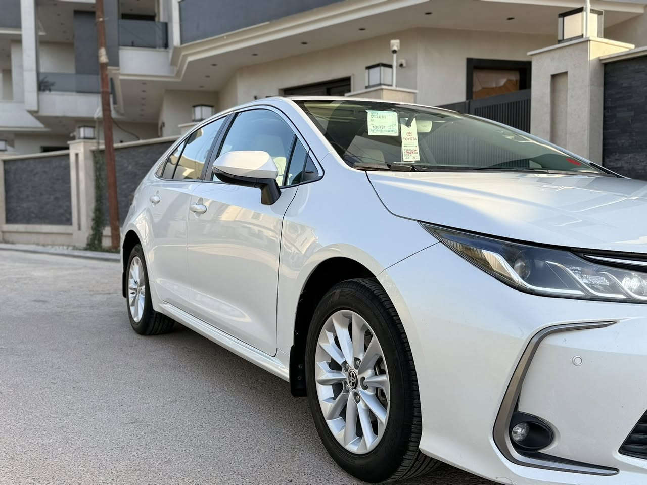 سلام عليكم البيع كورلا SASموديل ٢٠٢٢خليجي فول مواصفات فتحه بصمه حساس امامي اصلي حساس خلفي اصلي  داخل سياره ابيض رقم أربيل بسمي شخصين ماشيه ٧٦ سياره كفاله  عامه سياره كامله مكمله كل صيانته بل شركه مكان
مكان سياره بغداد الكرخ سعرهه ١٧٥
***********
