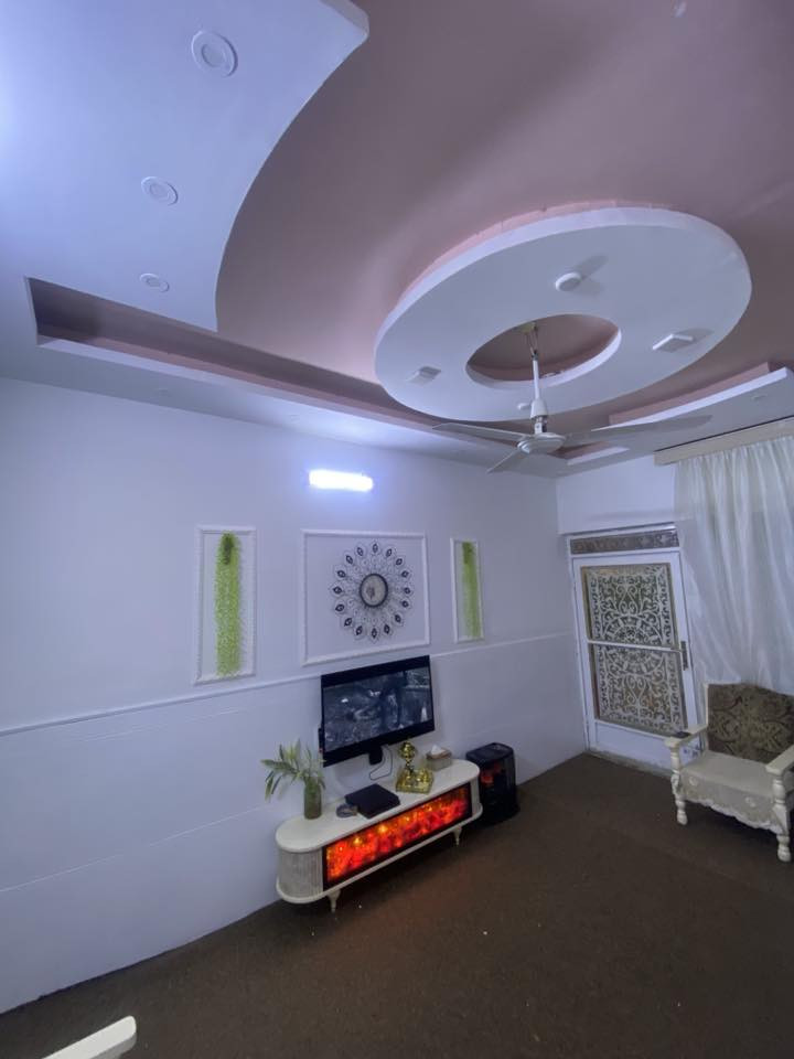 للبيع دار مشتمل 100 متر بيت بنائة نظيف سقف كونكريت عالي عن الشارع بالاكرمين يم المدارس سعره 105 مرجعة نفس الدار هاتف ‭☎️☎️

‭0788 588 6511‬
