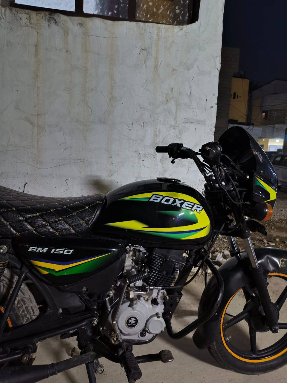 بوكسر2020 مكان بعقوبة بمليون ونص بلادية وكفالة عامه بسمي تحويل مباشر 
***********
