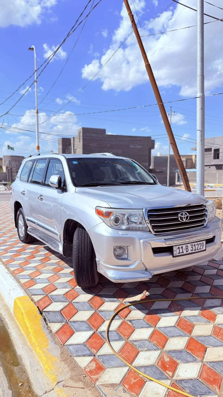 سلام عليكم للبيع لاندكروز موديل 2010 رقم بغداد دولي سياره ماشيه ٢٨٠الف حقيقي كفاله محرك وكير بريم تشغيل عن بعد دڤدي العنوان السماوه. الرميثه. السعر.٢٨٠ 
***********
