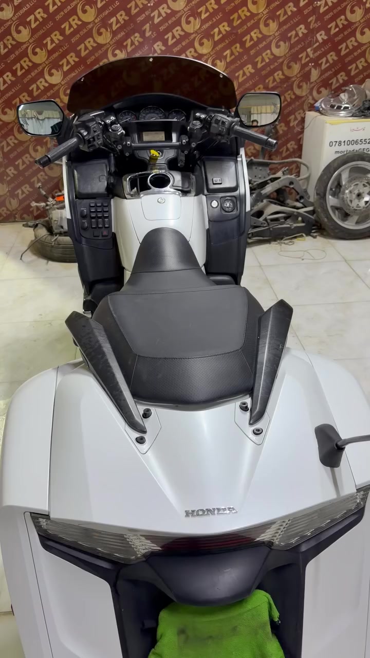 من رخصه مدير الكروب المحترم
كولدونك حاويه 2016بدون حادث مكانهه ديوانيه سعرهه 95$بيع فقط***********
