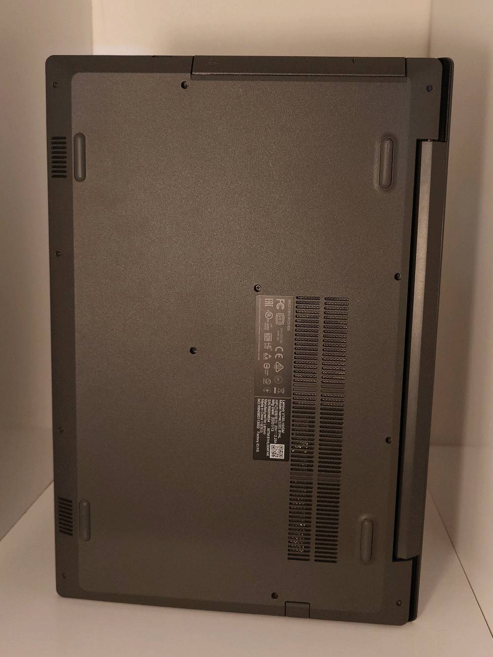 لابتوب Lenovo جديدة مستخدمة قليل/ نظافة 100%
▪️ للدراسة والتصفح واليوتيوب والطباعة.
▪️مزودة بنظام chrome os سهل وسلسل للدراسة (يمكنه تنزيل تطبيقات الأندرويد).
▪️شاشة full HD.
▪️الذاكرة 1 تيرا
▪️حجم الشاشة 15.6 إنج.

🔹 السعر ٣٠٠ الف وبيها مجال .
🔹للتواصل خاص
 او من خلال الرقم + واتساب ***********

#حاسبة #لابتوب
#Lenovo
وين موقعك/المحافظة حتى المشتري يعرف منين يستلمه؟ وهل تقبل فحص عند الاستلام؟: 
بغداد/ المحموية/ حي السلام
الجهاز بيه أي ملاحظات أو خدوش أو أعطال لو كله سليم 100%؟: 
سليم100%