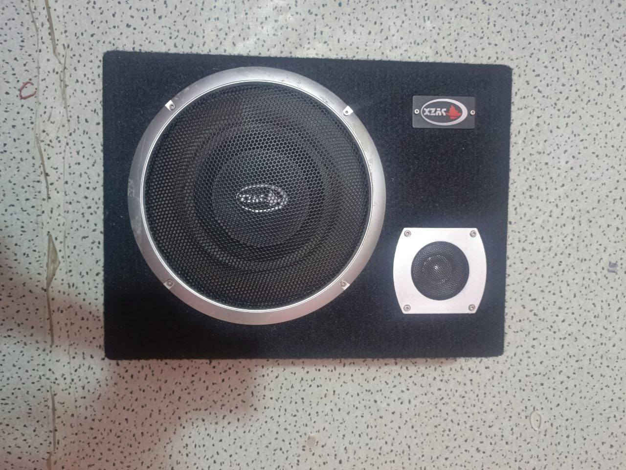 السلام عليكم..
للبيع بازوكة ماركة XZAS نظيفة جداً وشغالة وما بيها أي نقص.
المواصفات:
الصوت: بيس (Bass) عالي وقوي ويصفي الصوت.
الربط: تشتغل على كهرباء السيارة (12 فولت).
التحكم: بيها دقمة تحكم بالصوت والتردد حتى تضبطها على ذوقك.
المداخل: تشغل AUX وأسلاك الصوت العادية (L/R).
الجهاز جاهز للشد والاستخدام، والبيع على الفحص.
السعر: (40)
للاستفسار ***********
السماويه الوركاء
