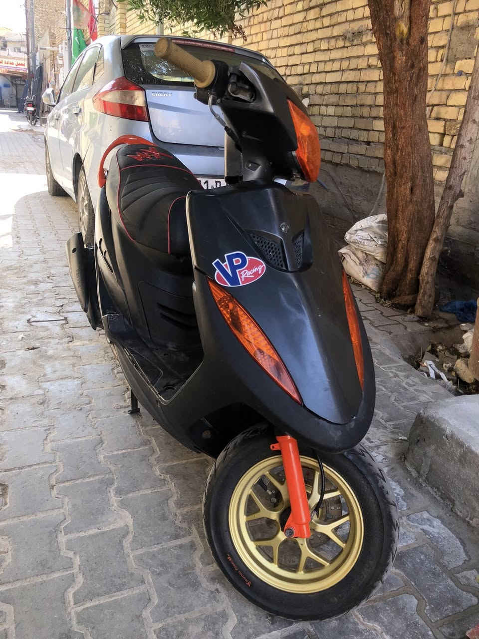 ماكس عدله للبيع بوشه 55لحمره ياباني اصلي 
زوج تاير جديد زوج وياله رياضي دراجه نقصها سلف وبريك امامي بيها اوراق سعرها ٦٥٠ رقمي ***********
