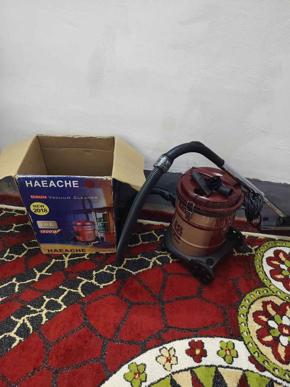 سلام عليكم مكنسه للبيع نضيفه ما مستعمله هواي
بس السحب مالها شويه ضعيف 
مكان موصل ايسر ***********واتساب 
السعر 60بيها مجال
