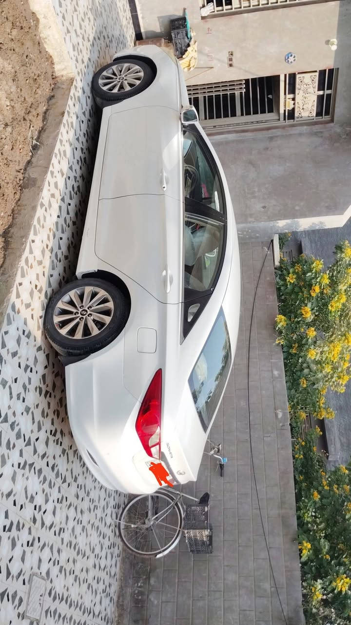 السلام عليكم سوناته 2013 خليجي شركه العامه  مكفوله من صبغ فقط بيه بارد قليل رقم سليمانيه مكينه 2400 كير ومكينه مكفولات سياره جاهزه من كلشي السعر 135 الاستفسار ***********
