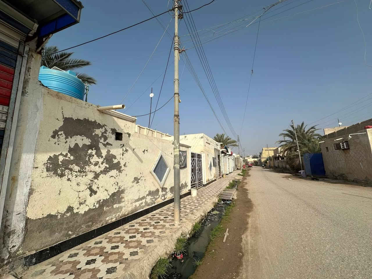 للبيع دار سكني طابو صرف
الموقع: قلعة السكر _حي العسكري
مساحة :300م
للاستفسار واتساب 
***********
