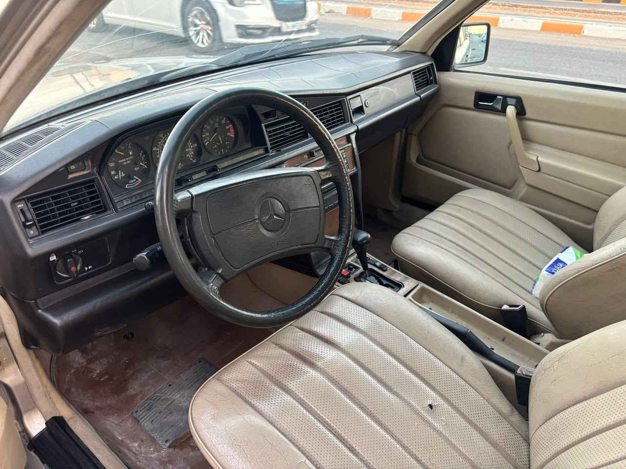 للبيع  فقط 

W201

190
لون شمباني  موديل 91

محرك 4 اسلندر  

السعر 43 بيه مجال  للشراي 

مكان النجف قريه الغدير   

مالك نجف  مداور ثاني يوم


**إذا كنت صاحب هذا الإعلان وتريد حذفه لأي سبب، رجاءا أرسل رسالة إلى الدعم الفني**