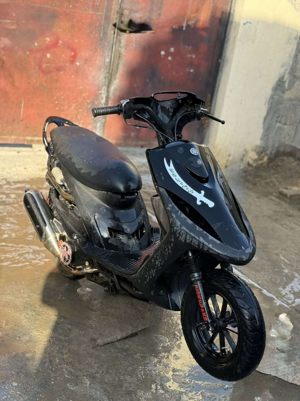 م.
ماكس عدلةة
بوشة 49 بلاديه ومكينته ممفتوحه شرط وناعمه .
كفراته كامله موجودهه
بك ذيل موجود
ضفيره كامله .
قبق فلاوين اصلي قطره برتقاليه اصليه بيه وياله مشيفه صدر بلادي جديد دراجه كامله من كلشي تريده مال لعب تريد تقبطه
ومكينته اكفله من كلشي شرط ع نعومته وشلعته .
شراي اتصل مكاني رمادي سعره 400 الف .
م رمادي
***********
