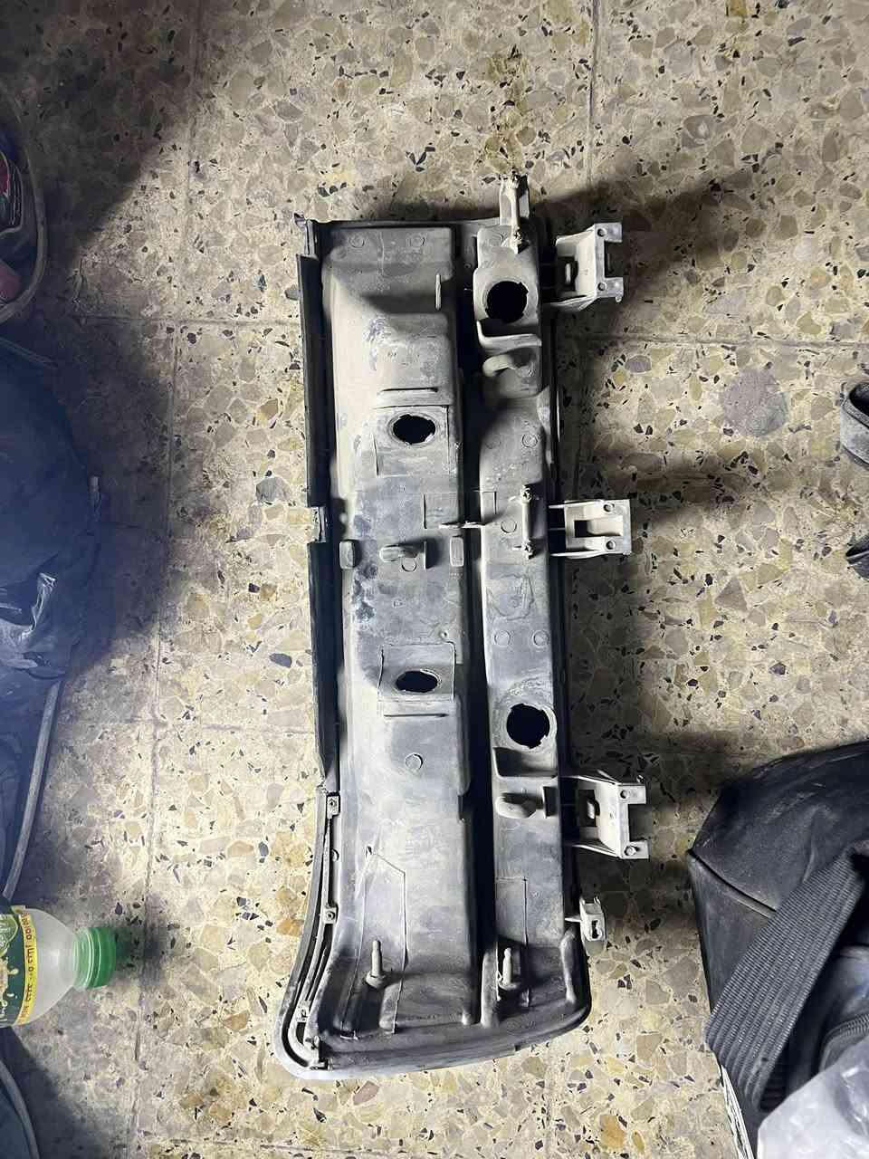 شباك وبك لايت يسرى  سيدان  اصلي  150 الف الاستفسار واتساب ***********
