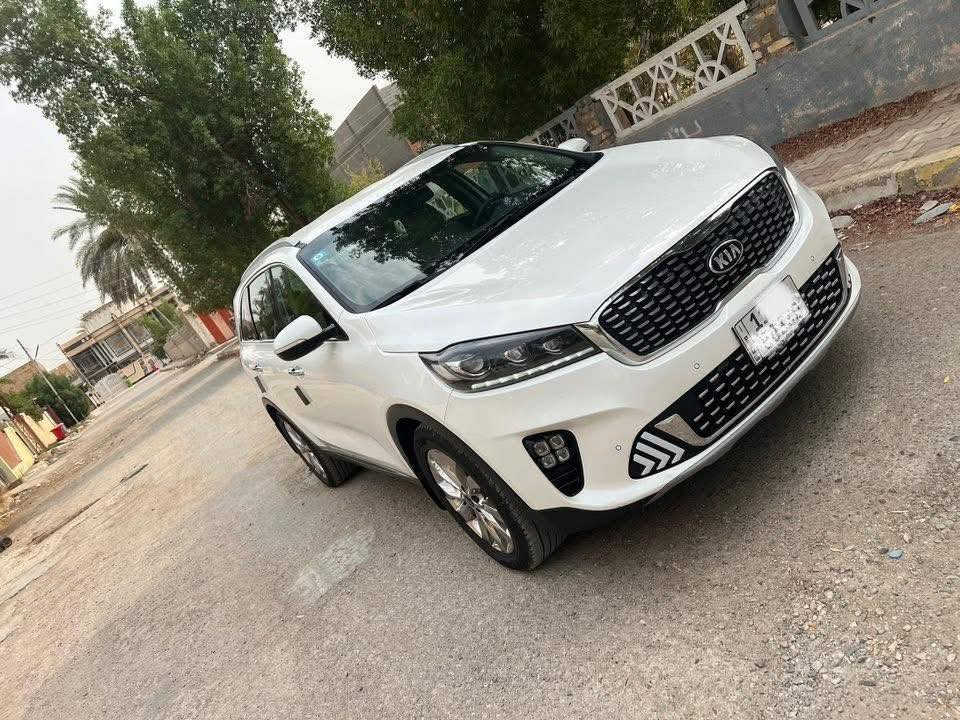 كيا سورنتو خليجي 
رقم الماني مشروع وطني 
موديل ٢٠١٨ شكل ال٢٠ 
لون ابيض 
٦ سلندر ٧ راكب 
دبل شباك أستيل 
فوووووول مواصفات بدون فتحة 
بصمتين: تشغيل وتقفيل 
بردات خلفية اصلية 
الباب الخلفي كهرباء 
كشنات جلد اصلي لونين 
كشنات ٢ كهرباء 
شاشة كبيرة اندرويد 
جي : بي: اس : خرائط طرق 
كامرة دوارة اصلية 
حساس امامي وخلفي 
مري شفط مع القفل 
تحكم استيرن فول 
حاكية : ابلوتوث: اوكس 
كيجات السرعة زئبقية 
شاشة الدشبول الكترونية 
نظام ايكو درايف 
نظام سبورت ورياضي وعادي 
تبريد ابيانو لمس 
تبريد ٣ قطع ثلج 
مانع انزلاق وانحدار 
اضواء ترحيب بليدات 
علامة سورنتو بلدوسة 
لد امامي وخلفي 
لايت زنون اصلي 
اشاير بلمري 
يدات نيكل اصلي 
ويل اكروم ١٩
تخم تاير جديد لك 
ماشية ٨٠ الف اصلي 
لايت اسود ٥ عدسات 
كير ومكينة وصدر وحدادية وتبريد كفالة عامة
كفالة بدون قطرة صبغ وبدون ضربة وتبديل 
سيارة جديدة ومال بيت مابية اي نقص 
الرقم الدولي الجديد/ هزة جديدة/ سنوية جديدة 
كتلوكات الشركة موجودات// البصمة الثانية ممستخدمة// 
السعر ٢٣٣$
***********
