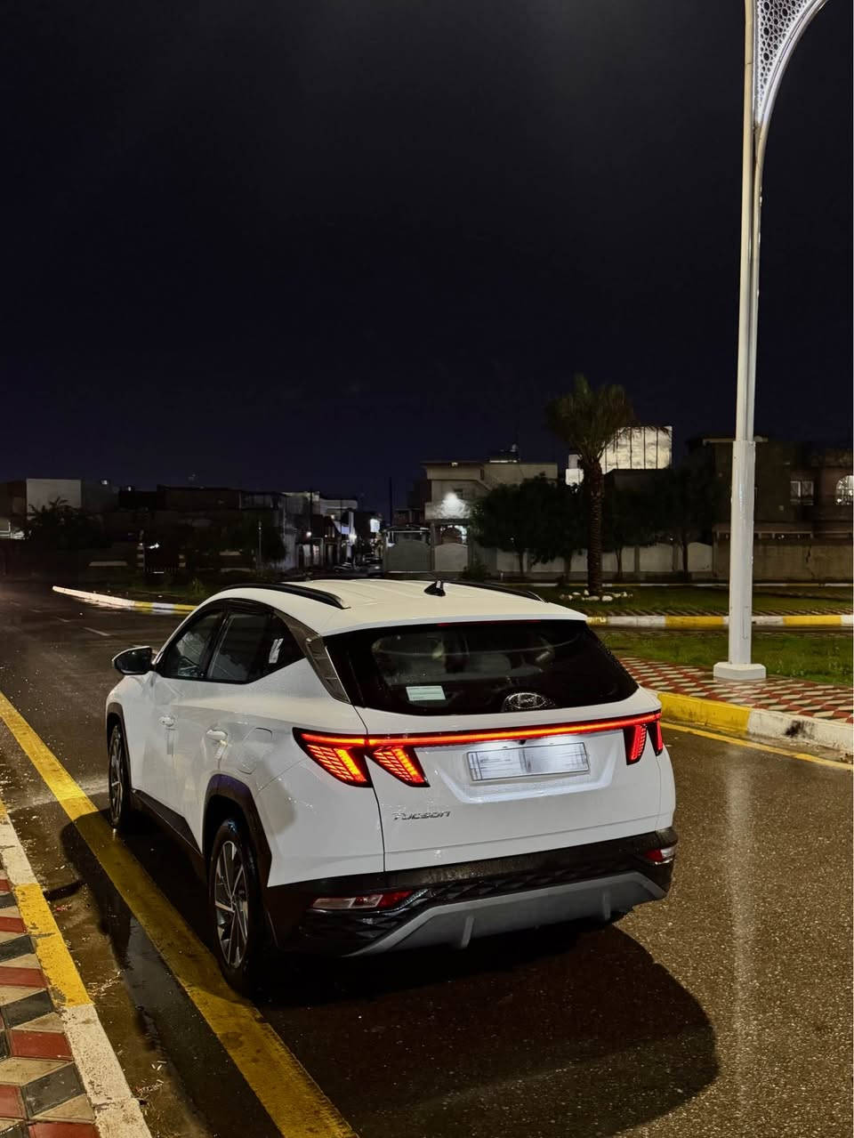 Hyundai Tucson 
توسان 
الموديل : 2024
اللون : ابيض 
الوارد : خليجي 
سعة المحرك : ٢٠٠٠ دوش المرغوب
الممشى : ١٩.٠٠٠ الف كم
الضرر : كلين تايتل 
مواصفات : 
شاشة كبير ، حساسات امامي خلفي ، كامرة خلفية ، لايتات زينون ، لايت امامي متحرك ، شحن لاسلكي ، تبريد قعطتين ، و الباقي معروف ••••
السعر : 228$ مجال بسيط
مكان السيارة : كركوك 
رقم موبايل : *********** كركوك, العراق
