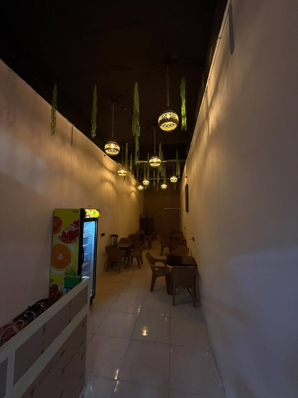 السلام عليكم
المحل للبيع لضروف شخصيه 

موقع المحل كربلاء - حي الفارس - مجاور مطعم ستار الحسناوي 

المساحة 19 متر افتتاح المحل شهر ال1 قبل 5 اشهر فتحنا المحل جديد من كلشي الي ياخذه يجي يشتغل مباشر ما ناقصه شي وشكو شي بالمحل جديد وسعره رخيص بشكل يعني بخساره ابيعه 

للاستفسار: ***********
