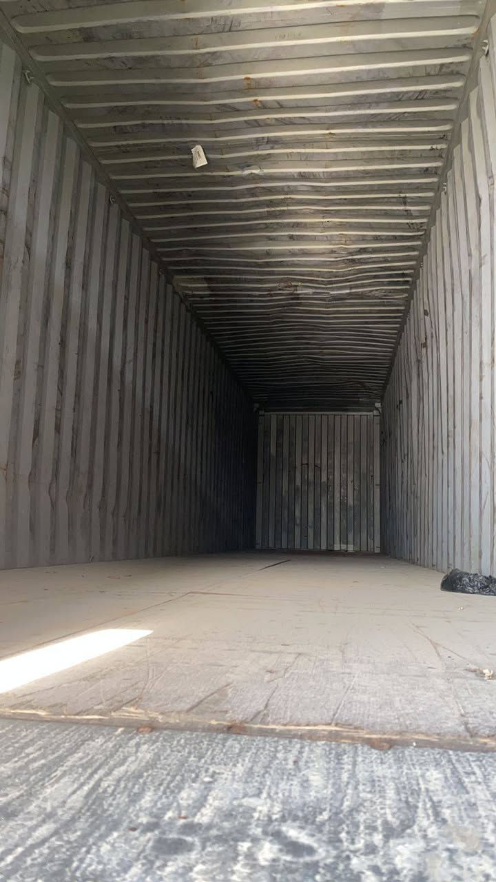 حاويه للبيع طول ٤٥ قدم مكانها بغداد الطالبيه ***********
