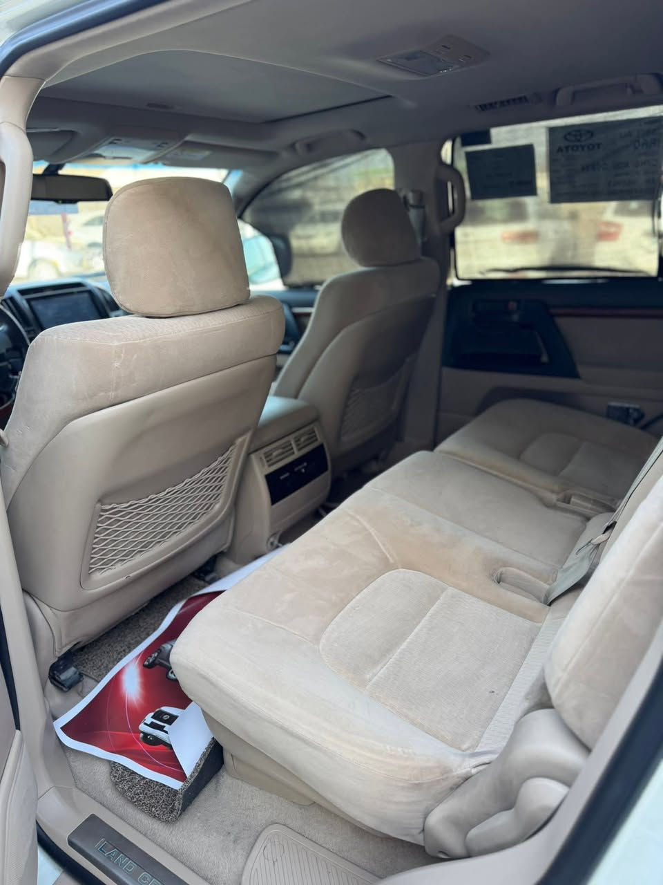 يالله 
سلام عليكم
للبيع لاندكروز(15)ساز ‎
رقم :-اربيل بسمي 
العداد:166الف حقيقي    
المواصفات :-
سلايت 
ثلاجه
مثبت سرعه
تحكم استيرن
8ايرباك
4جام اوتو
حساس امامي خلفي 
كامره خلفي بلادي 
نضام ترحيب بشعار LAND CRUISER
جام امامي بلادي بدون كسر
مرايه شفط
كشن كهربا
فورميكا 
يدات مطعم ابيض استيل بلادي
تبريد مركزي 
اناره جوه كشن بلون ازرك يجي 
تخم تايرات جديد
مرايه فوتو
مرايه خارجي قلاب
كفاله عامه  
زراك لايت
سعرها 420وبيها مجال 
مكان سياره بغداد راشديه 
***********
