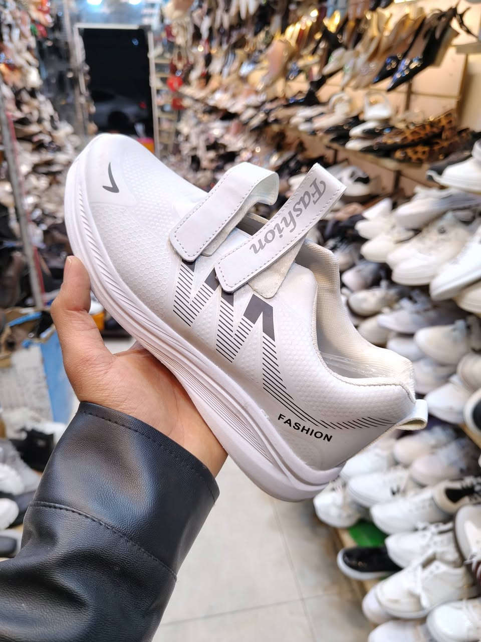 عروض وتخفيضات
ترانشوز لاصق 
السعر 10 فقط 🔥 
قياس 37«38»39»40»41
للحجز اتصل برقم ***********
كميه قليله ومحدوده
