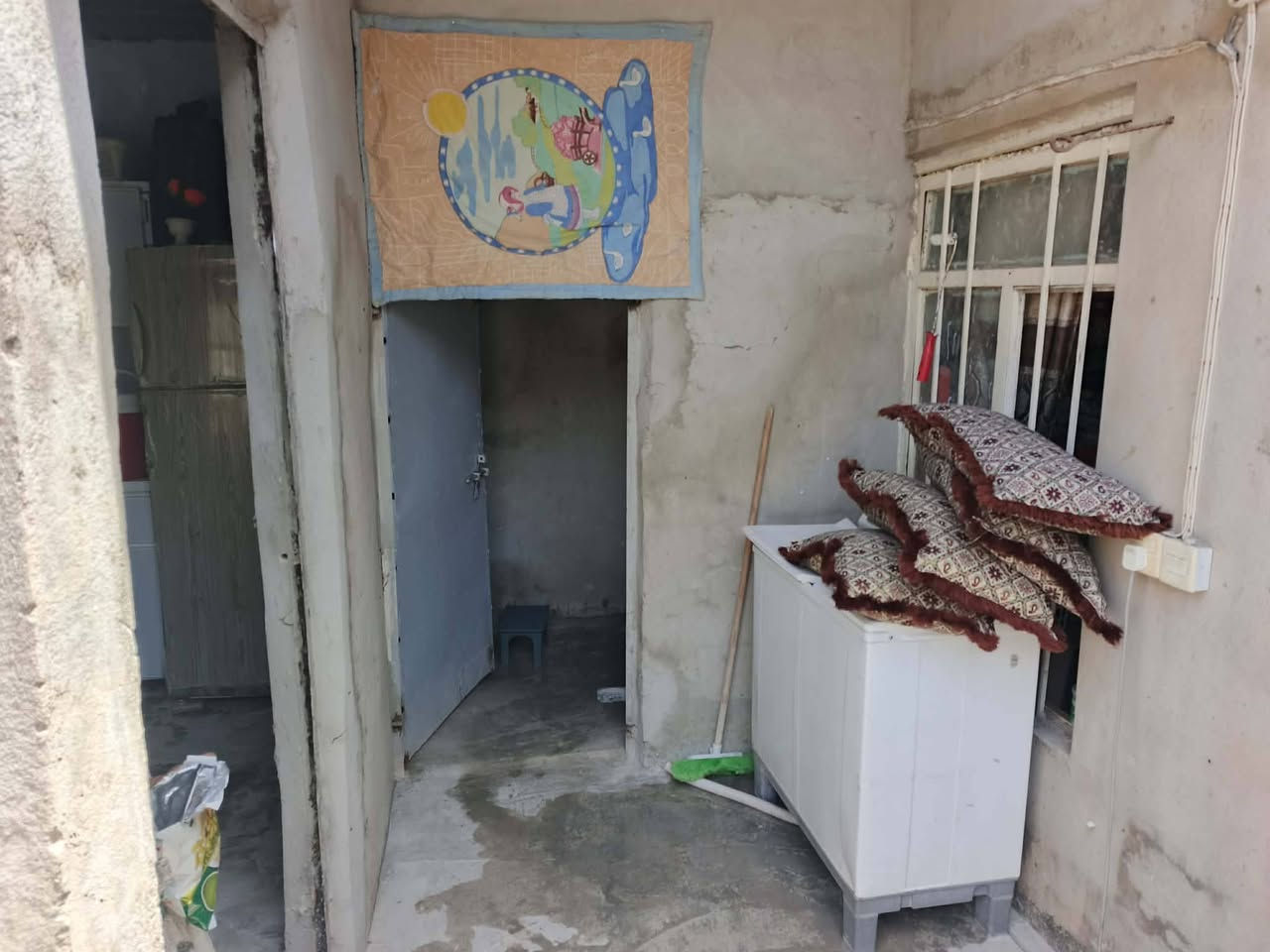 بيت سند زراعي الفرع مبلط جديد البيت غرفتي ومطبخ وحمام بيت كامل خدمات كمالة سعر 15 وبية مجال اني مكلف بل نشر هذا رقم صحب البيت *********** عنوان البيت الزراعي مل تل رمان  ملاحضة البيت صندويج
