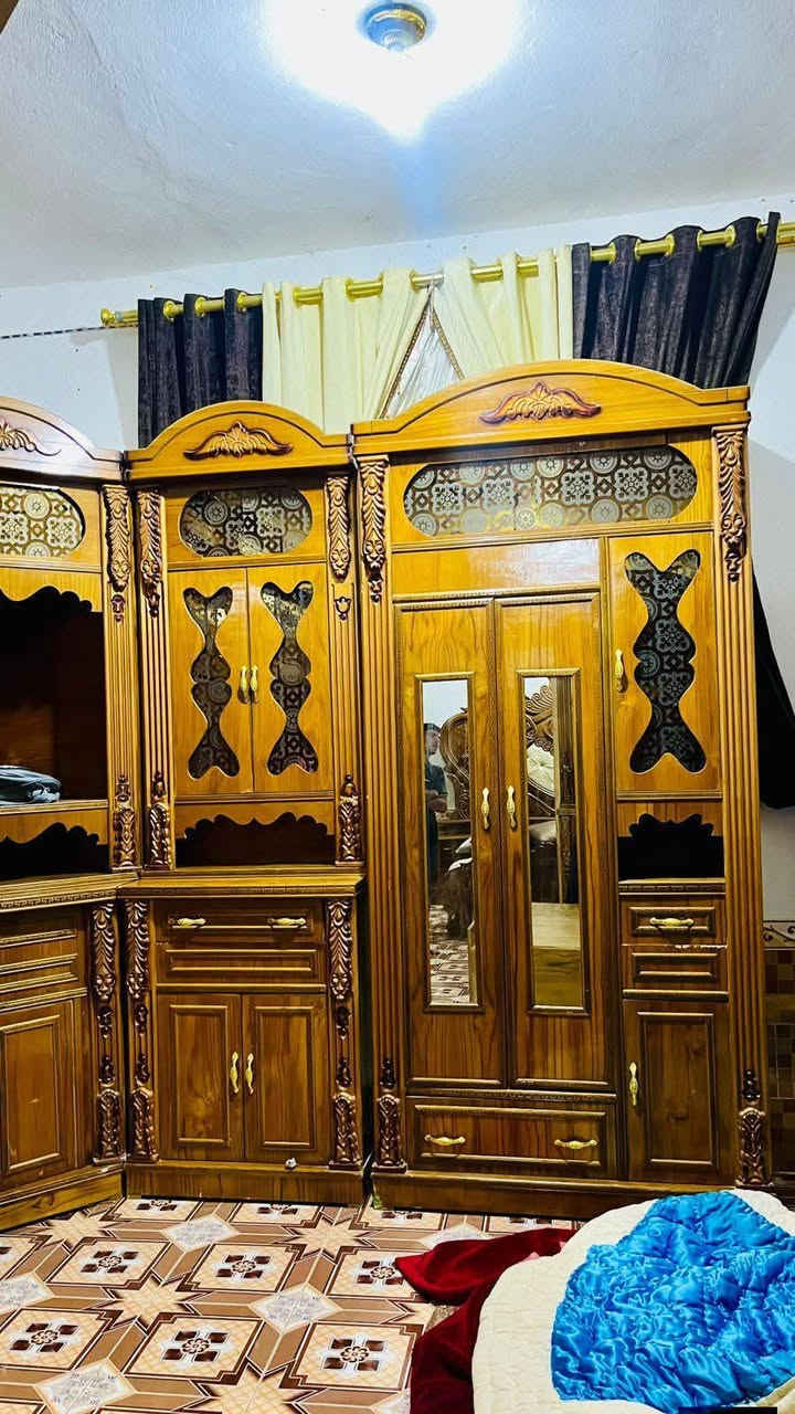 السلام عليكم اخوان توجد غرفه مسرح عالي أربعينية حطاطه مستخدم شي قليل السعر مليون 150وبيه مجال الاستفسار عن الرقم ***********
