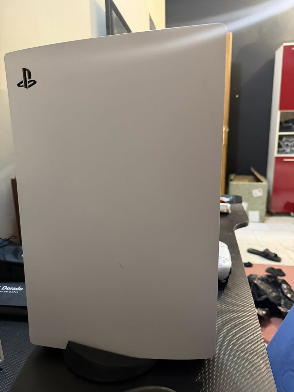 Ps5 للبيع
استعمال ٣ سنوات نظيف فقط مفتوح مبدل منفذ الUSB يجي وياه جوستك وباكيت البلي و وايراتة
السعر 600 الف 
***********
