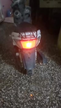 سكنس نوزل كهرباء شغاله بس كيش البانزين وكف من المطر كفرات اصليه درجة ب...